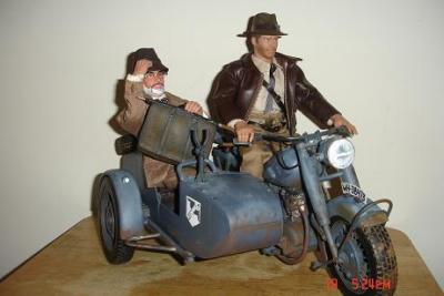 Last crusade motorcycle diorama 1